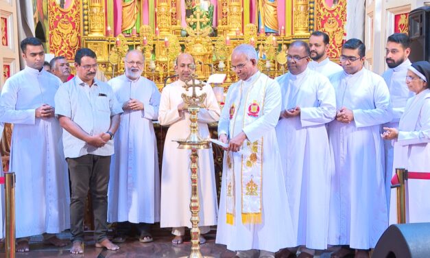 കുറവിലങ്ങാട് അഭിഷേകാഗ്നി ബൈബിൾ കൺവെൻഷന് തുടക്കമായി.